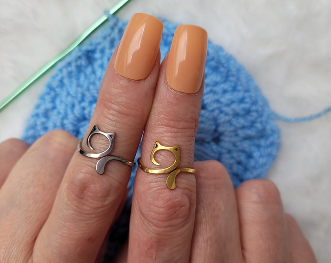 Cat crochet ring - cat knitting ring - left-handed crochet ring - right-handed crochet ring - yarn guide - yarn tension helper - crochet accessory -
