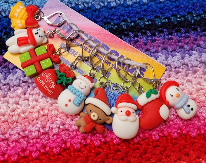 Santa Claus stitch marker. Stitch marker for crochet and knitting. Place markers. Progress trackers. Christmas charm. Row markers.