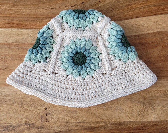 crochet green sunflower bucket hat . sunflower hat . granny square bucket hat . 100% cotton . bucket hat . sustainable clothing . vintage