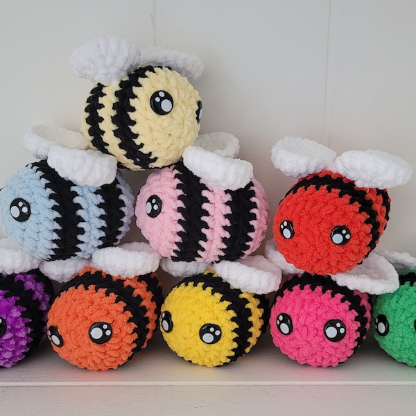 Gehaakte Amigurumi mini Bij . Gekleurde mini bijen . Gehaakte mini bij . Amigurumi Bij . Knuffel Bij . Speelgoed Bij . Crocheted mini Bee