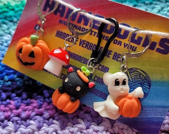 Pumpkin stitch marker. Stitch marker for crochet and knitting. Place markers. Progress trackers. Halloween charm. Row markers.