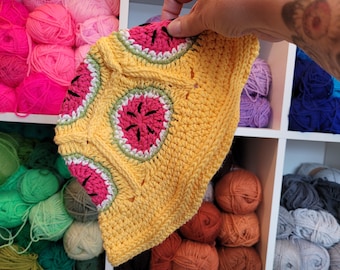 Yellow watermelon bucket hat for children. Watermelon hat. Granny square bucket hat. Handmade vintage fashion. Bucket hat. Sustainable clothing.