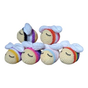 Pride Bijen . Gehaakte Pride Bijen . Op bestelling gehaakt . Handgemaakte Bijen . LGBTQIA plushies . Pride . Bij plushie . Pride toys