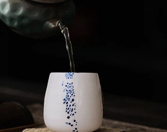 Copa de vino de cerámica sin tallo, vaso de cerámica hecho a mano único de 8 oz, taza de té de café con vino de whisky, porcelana blanca azul estilo japonés minimalista