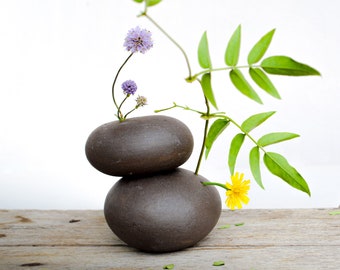 Handmade Ceramic Ikebana Vase – Japanese Wabi Sabi Floral Decor