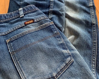 1990s Wrangler Blue Jeans Vintage 34x30 80% Cotton Faded Denim Pants