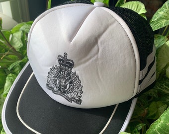 80er Jahre RCMP Royal Canadian Mounted Police Drei Streifen Trucker Cap Vintage 1980s schwarz weiß Hysteresenhut 3 Streifen