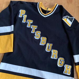 GreatNorthernVTG Vintage Sidney Crosby Pittsburgh Penguins White and Black Jersey