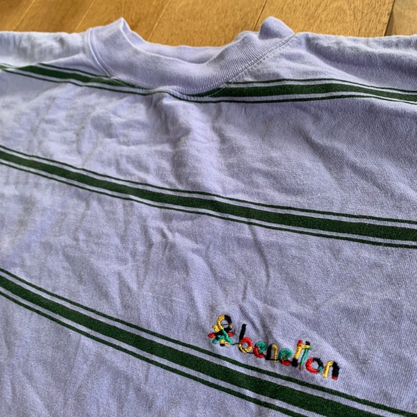 90er Jahre Vereinigte Farben von Benetton gestreift T-shirt Vintage 1990er Jahre Made in Italy lila schwarz t-Shirt Mehrfarbig bestickt Zauber aus
