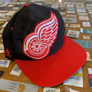Vintage Detroit Red Wings 1998 Stanley Cup Champions Leather Strapback Hat  Cap