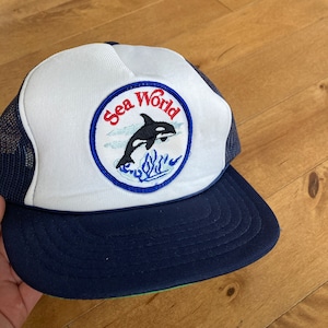 1980s SeaWorld Trucker Cap Vintage Made in Taiwan 100% Polyester Embroidered Patch Snapback Hat Killer Whale Orca