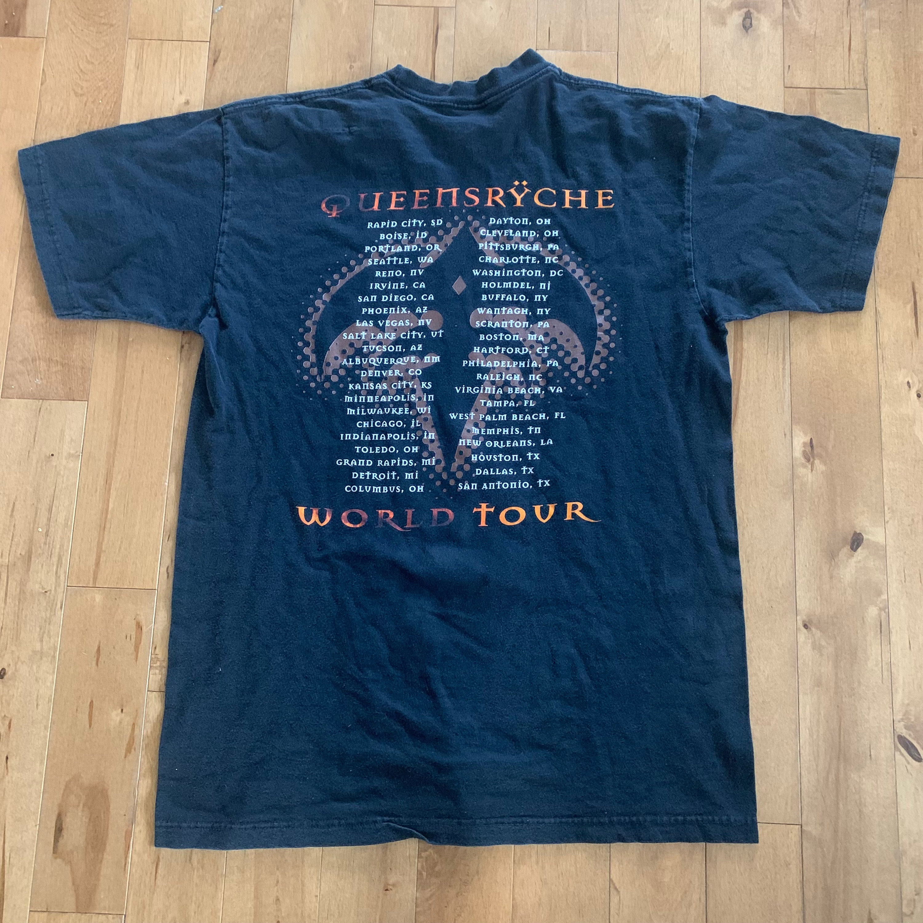 90s queensryche USA製 ワールドツアーTシャツ GIANT 1997 Queensryche World Tour T-shirt Vintage 1990s Giant Heavy