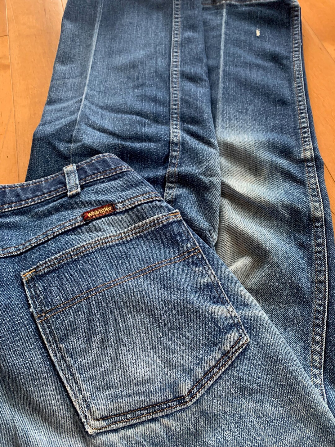 1990s Wrangler Blue Jeans Vintage 34x30 80% Cotton Faded Denim 