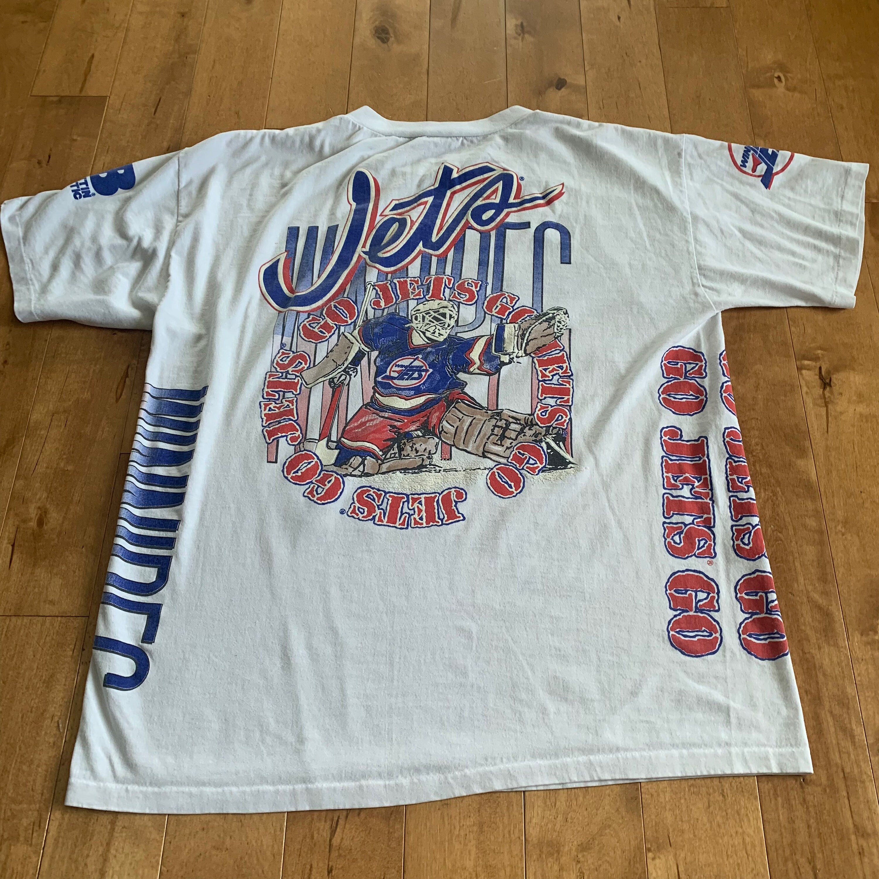 Winnipeg Jets Vintage Distressed T-shirt