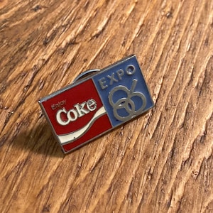 訳あり超特価の通販 Expo 86 Button - Etsy ピンズ・ピンバッジ・缶バッジ
