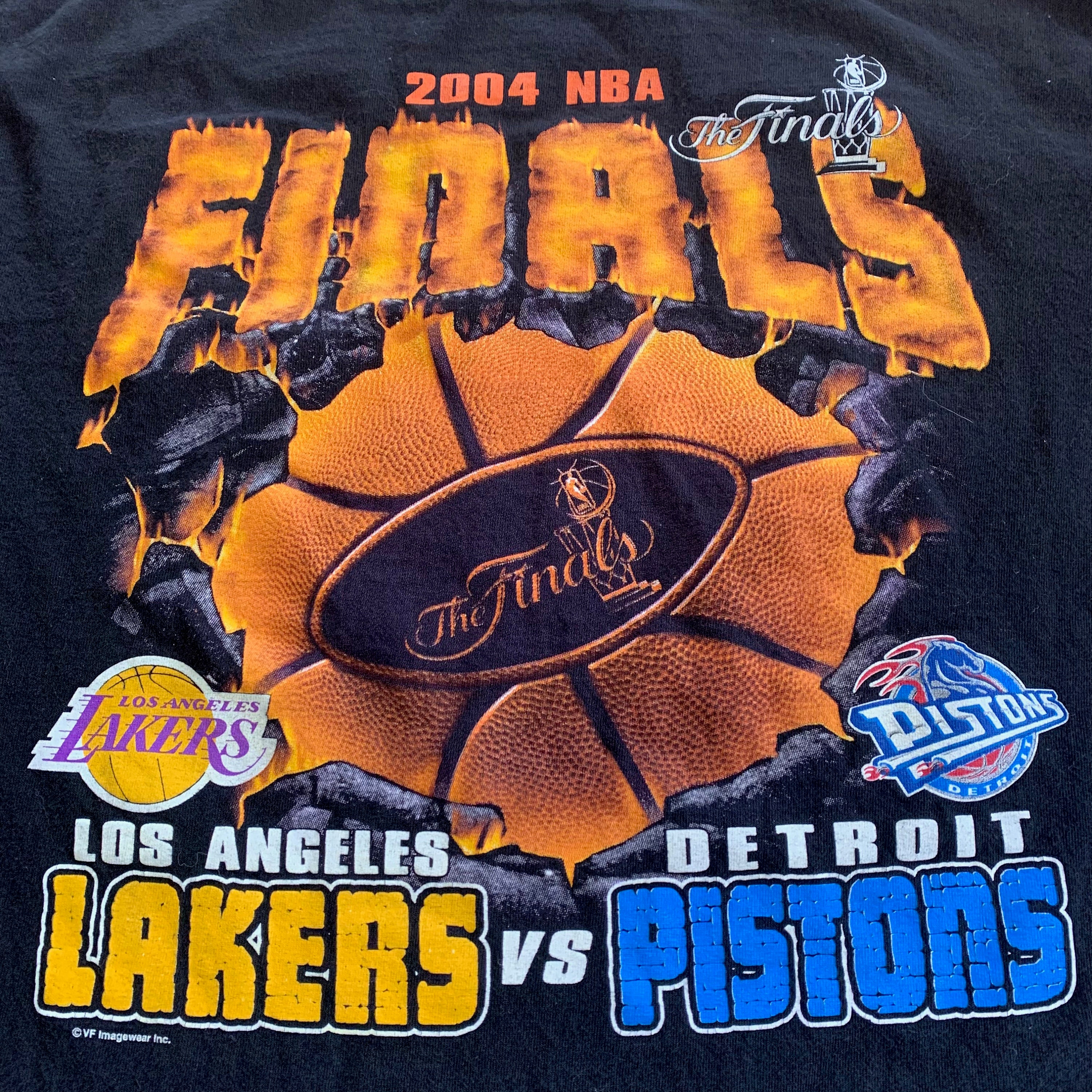 2004 NBA Finals Lakers Vs Pistons T-shirt Vintage Early 2000s 