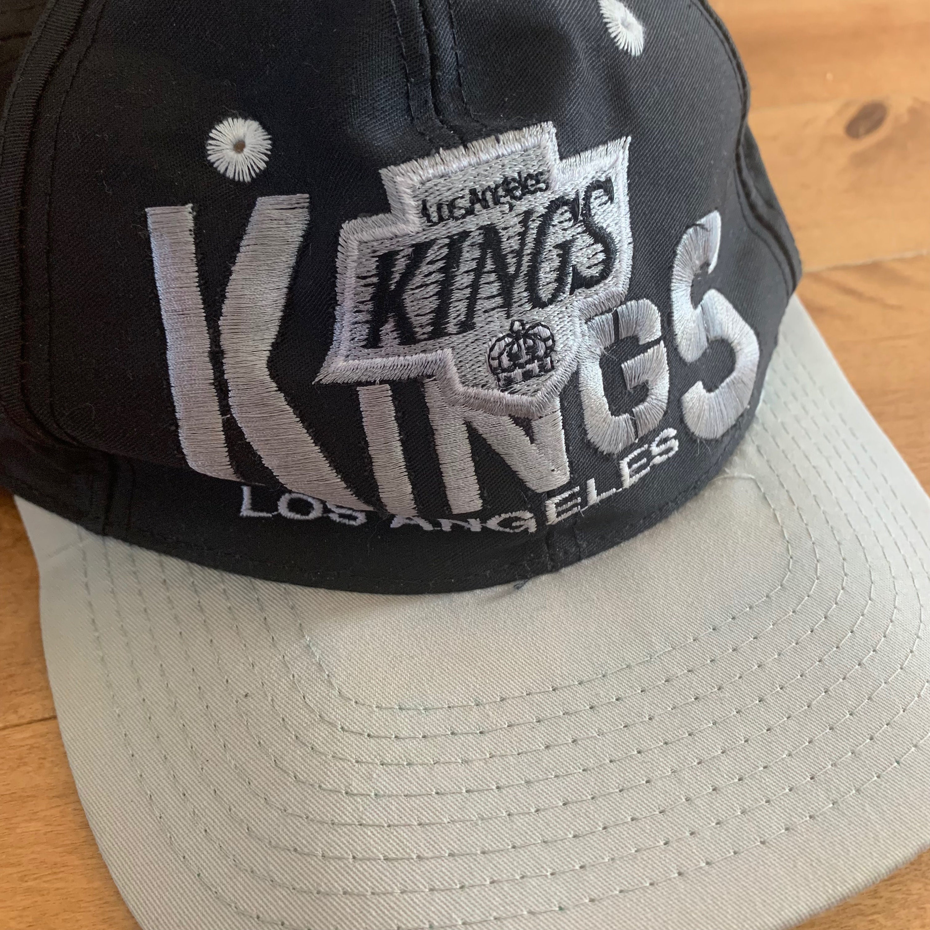 LOS ANGELES KINGS NHL VINTAGE SNAPBACK 2-TONE RETRO CAP HAT NEW! BLACK/LT  GRY