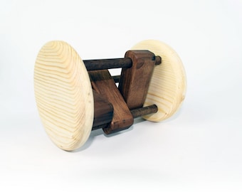 Handgemaakte houten babyrammelaar – Montessorispeelgoed met natuurlijk geluid