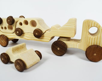 Handgemaakte houten speelgoedtruck met 3 speelgoedauto's - natuurlijk hout