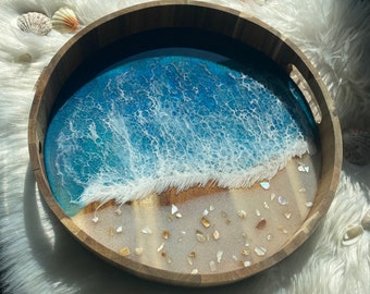 Sale, Round wood tray 12-inch with resin ocean scene and real shells, home decor, gift ideas, holiday gift, resin tray