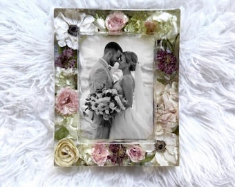 Wedding Bouquet Preservation frame, 5x7 photo resin frame, resin