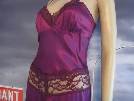 Maurices~New With Tags~Pink Violet Lace Triangle Back Bralette~Small