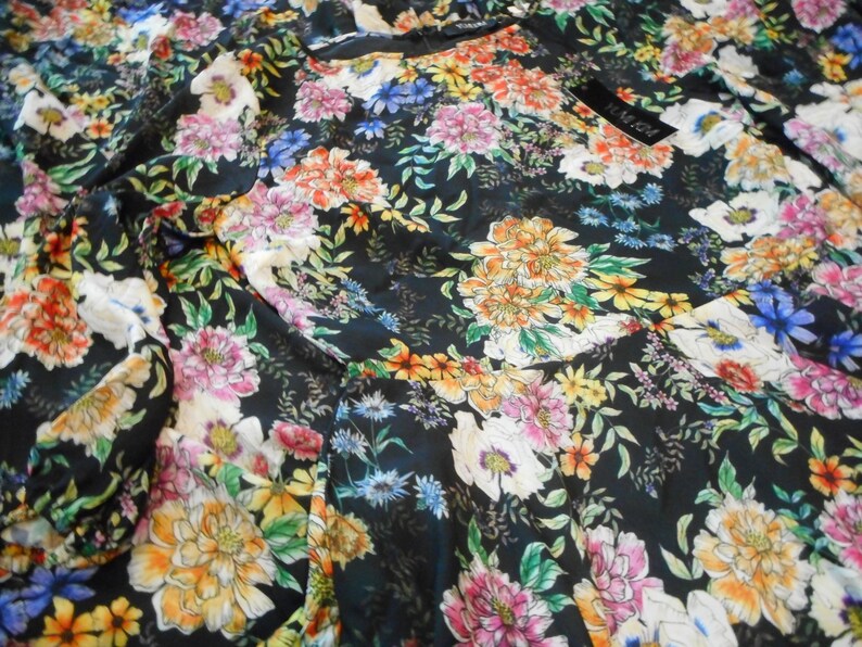 yumi kim floral dress - resort dress - floral cruise ship vacation dress vintage travel - clothing for travel best online vintage - vip suite treatment - vintage - unique and funky original items- 70s 80s 90s y2k vintage retro diners - yumi kim dress