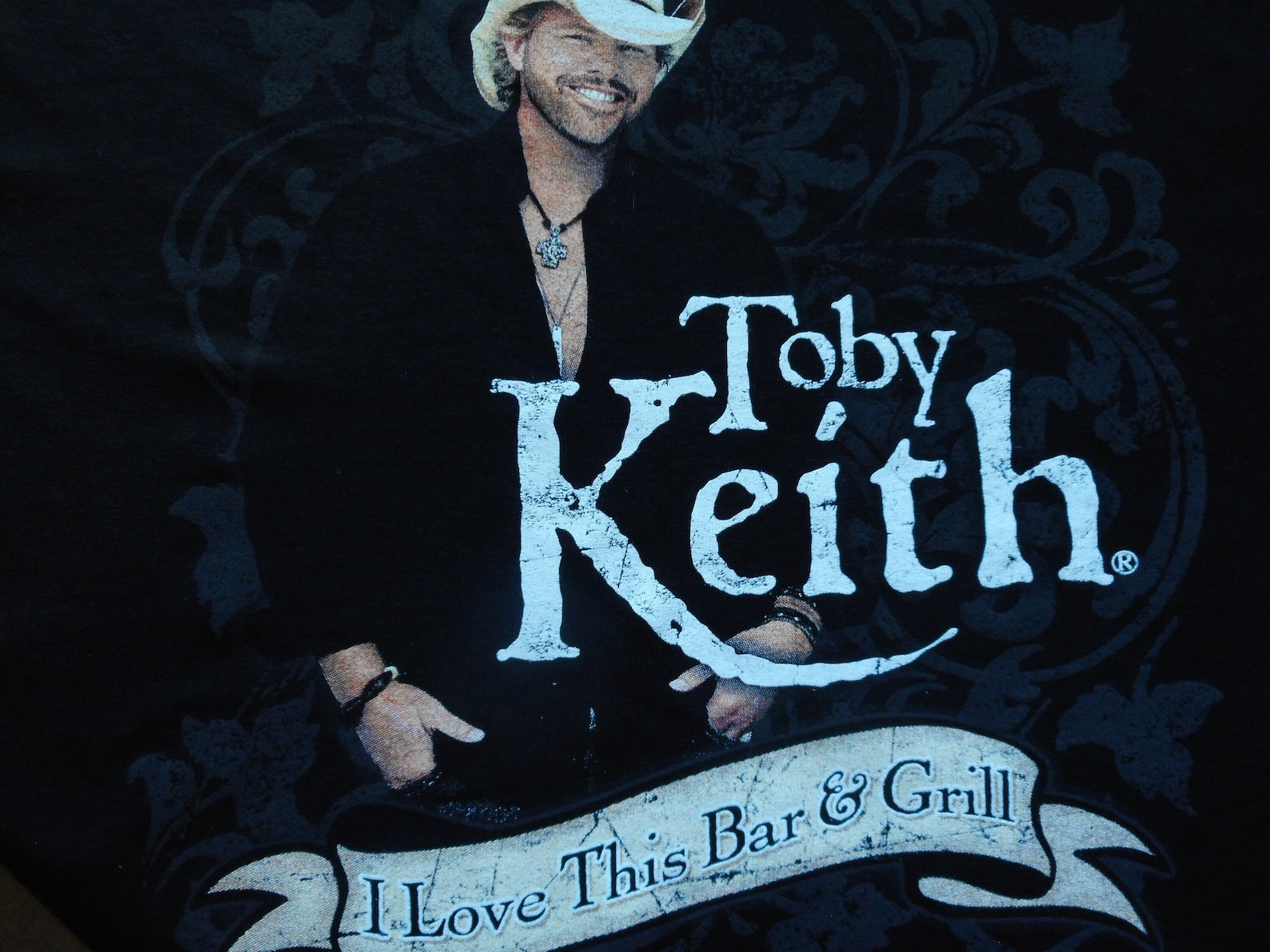 Toby Keith I Love This Bar & Grill T Shirt Graphic Shirt Vintage T