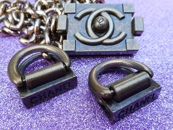 Chanel bag lock hotsell