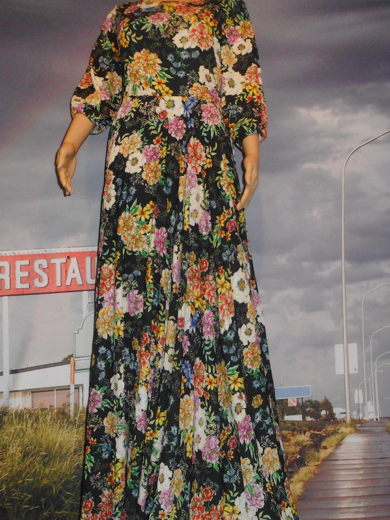 yumi kim floral dress - resort dress - floral cruise ship vacation dress vintage travel - clothing for travel best online vintage - vip suite treatment - vintage - unique and funky original items- 70s 80s 90s y2k vintage retro diners - yumi kim dress