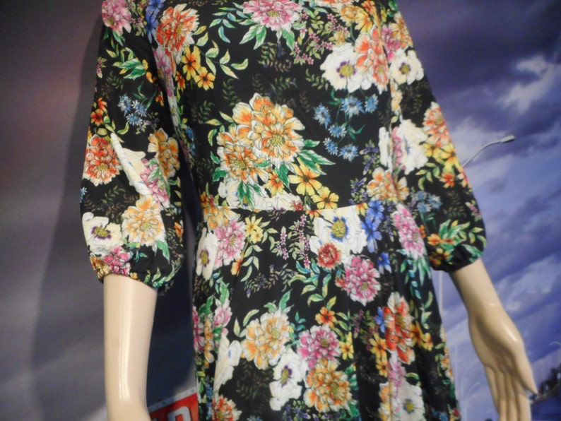 yumi kim floral dress - resort dress - floral cruise ship vacation dress vintage travel - clothing for travel best online vintage - vip suite treatment - vintage - unique and funky original items- 70s 80s 90s y2k vintage retro diners - yumi kim dress