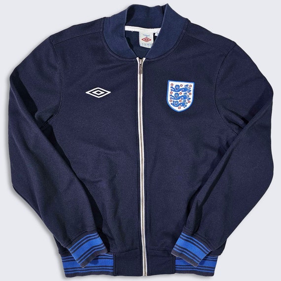 England Vintage Umbro Soccer Track Jacket - Navy Blue Color Light Weight Coat - Zipper Closure - Size Men's : Large ( L ) - FREE SHIPPING