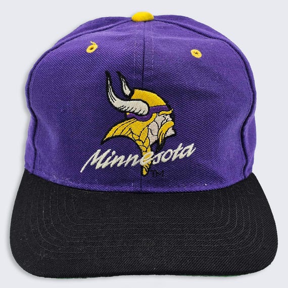Minnesota Vikings Vintage 90s New Era Pro Model Fitted Hat - NFL Officially Licensed Product - Purple Color - Size 7 1/4 - Free SHIPPING