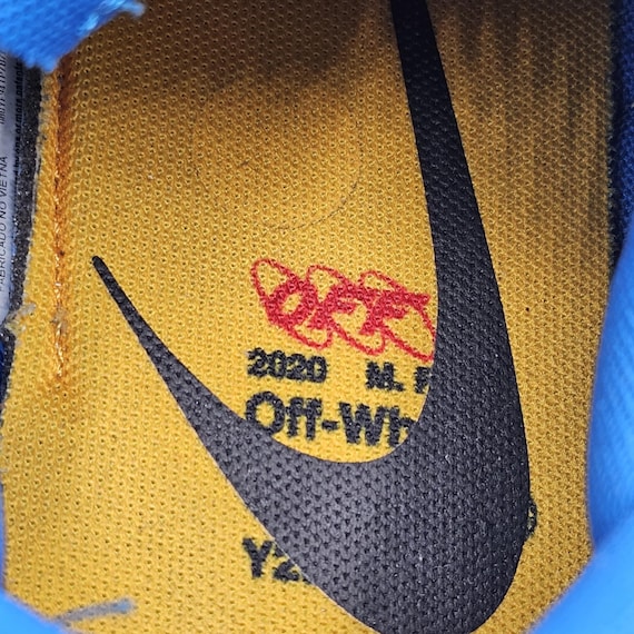 nike shoes with yellow tag
