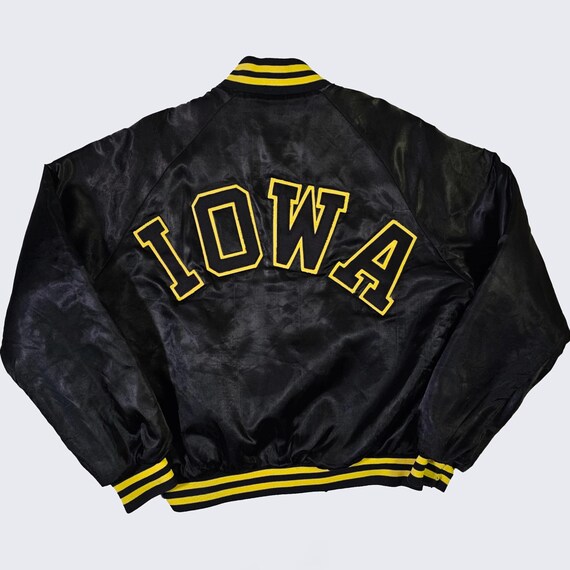 Iowa Hawkeyes Vintage 80s Chalk Line Satin Bomber Jacket - Football Mascot - Made in USA - Men's Size : Medium ( M ) - FREE SHIPPING