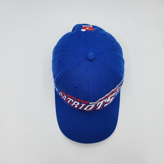 New England Patriots Vintage 90s Sports Specialties Cage Snapback