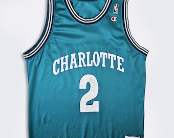 Koszulka Charlotte Hornets Vintage 90s Larry Johnson Champion Basketball Jersey - NBA Basketball Blue Uniform Shirt - Rozmiar męski XL - Darmowa wysyłka