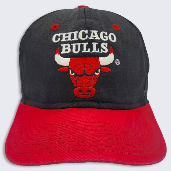 Chicago Bulls Vintage 90s Competitor Snapback Hat - Black & Red Cap - NBA Official Licensed Product - One Size Fits All - Free SHIPPING