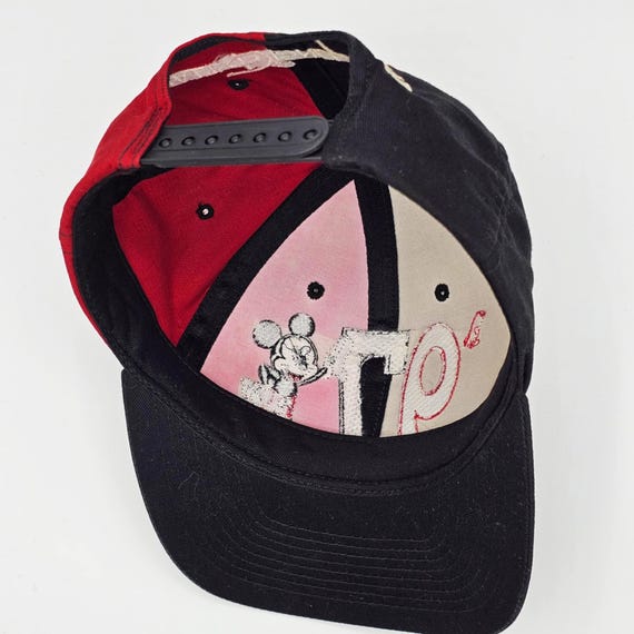 Mickey Mouse Vintage 90s Disney World 97 Snapback Hat - Black
