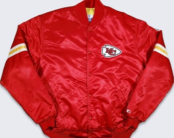 Jaqueta bomber vintage de cetim dos Kansas City Chiefs, anos 80, da Starter - Casaco vermelho e amarelo de futebol americano da NFL - Fabricada nos EUA - Tamanho 3XL Tall - Frete grátis