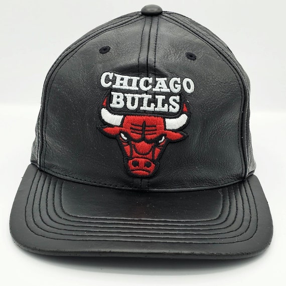 Chicago Bulls 2T XL-LOGO Black-Red Fitted Hat