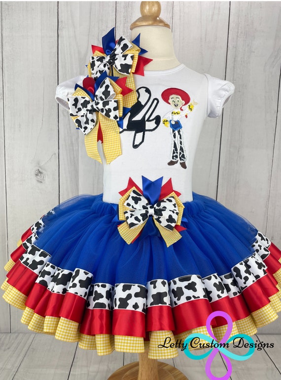 Traje de cumpleaños con tema de fiesta de vaquera decoracion de jessy la vaquerita Traje de cumpleaños con tema de fiesta de vaquera