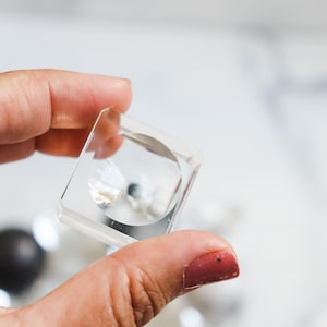 Clear Square Acrylic Sphere Stands 30mm