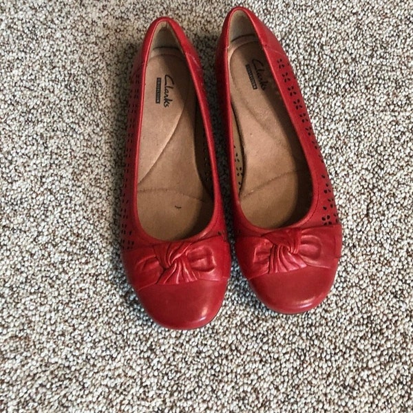 Designer Shoes, SZ. 8.5 Red Summer Flats, Ballet Toe with Bow, Super Comfy Walking/Work Shoes