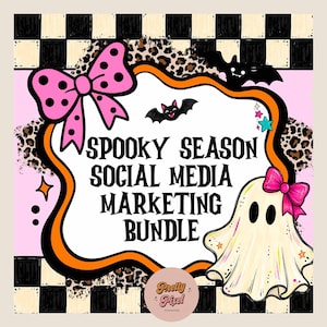 Könnte beinhalten: Eine digitale Grafik mit dem Text SPOOKY SEASON SOCIAL MEDIA MARKETING BUNDLE in schwarzer Schrift. Das Design enthält eine rosa gepunktete Schleife, ein weißes Gespenst mit rosa Schleife, zwei schwarze Fledermäuse, Leopardenmuster und einen schwarz-weißen Schachbrettrahmen.