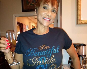 Vacker, jag är vacker både inuti och utåt, strass-t-shirt