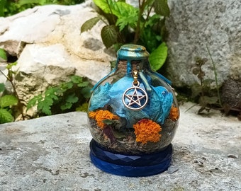 Spell jar, protection du foyer, boule de sorcière, witchball, pot de sorts, wicca, pagan, boule en verre, autel, chaudron, magie, talisman