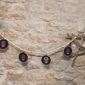skull garland, skulls, skull decoration garland, wall decoration, gothic decoration, wooden bead garland