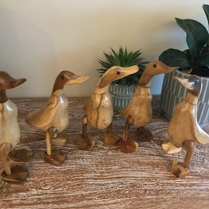 5 x small ducks Hand Carved Bamboo Wooden Duck Family Indoor Outdoor Natural