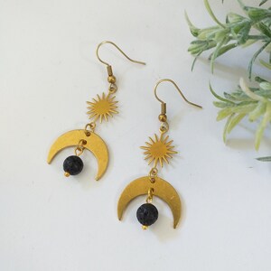 Orecchini in pietra lavica semipreziosa Sole e Luna / Orecchini gotici di Halloween / Regalo per lei / Pietra nera vulcanica / Orecchini da strega
